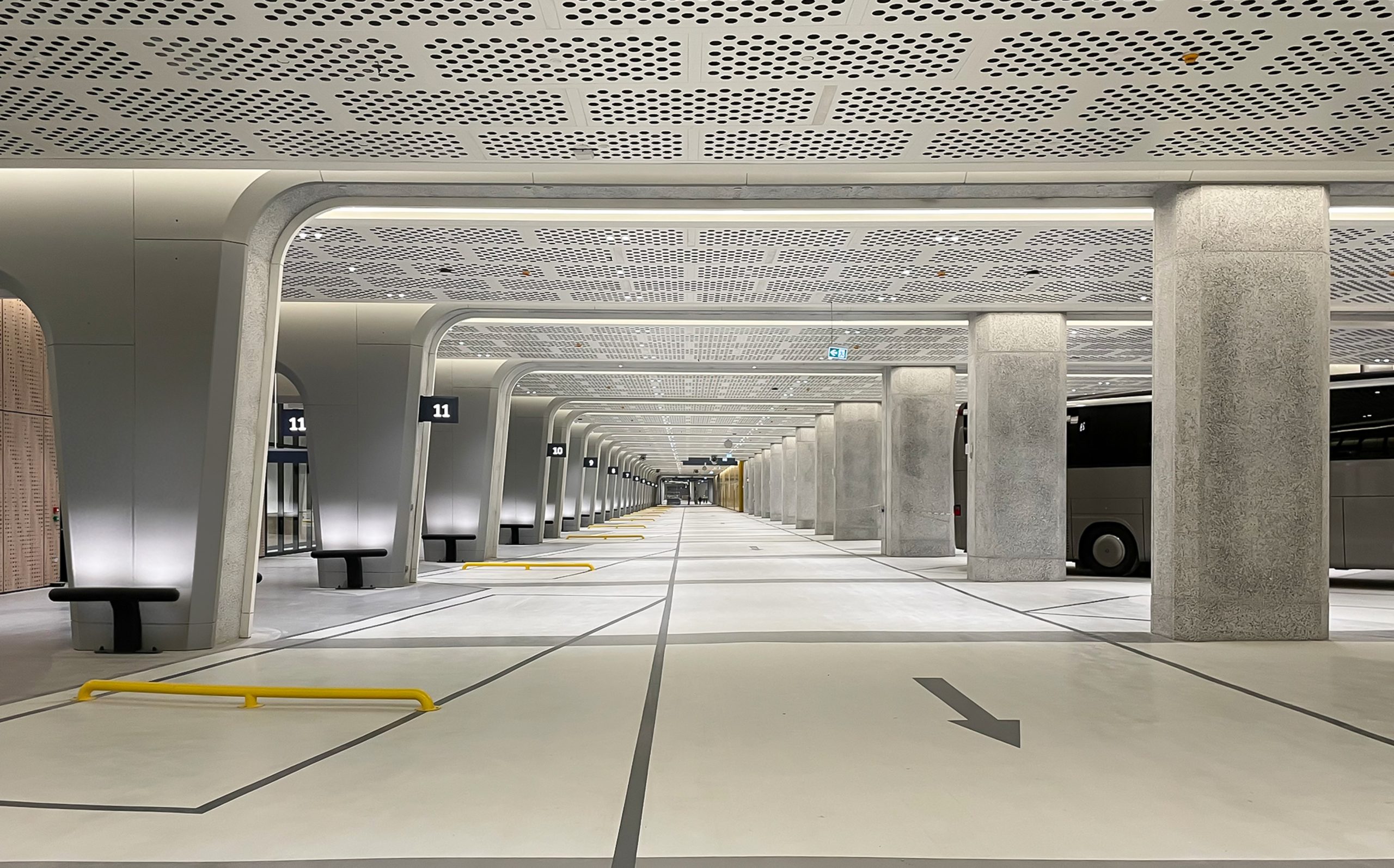 Underground cruise terminal Galataport Istanbul: LINEARlight FLEX and OPTOTRONIC Intelligent provide a pleasant, functional light